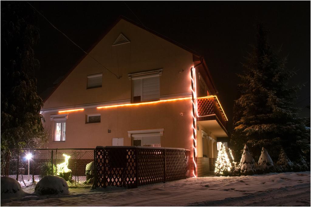 Margaret Apartman Egerszalók Zimmer foto